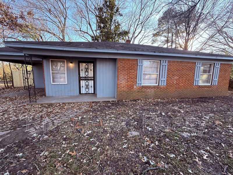 Memphis House: 1337 Haywood Ave