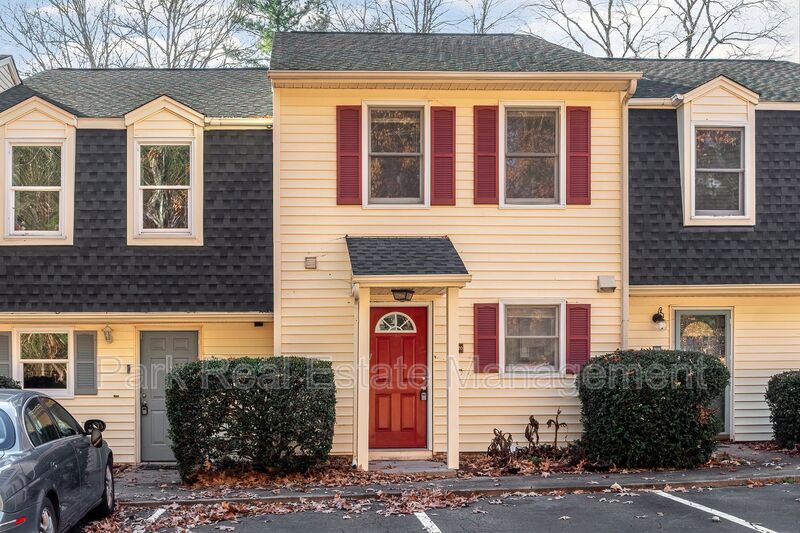Durham House: 1507 Clermont Rd