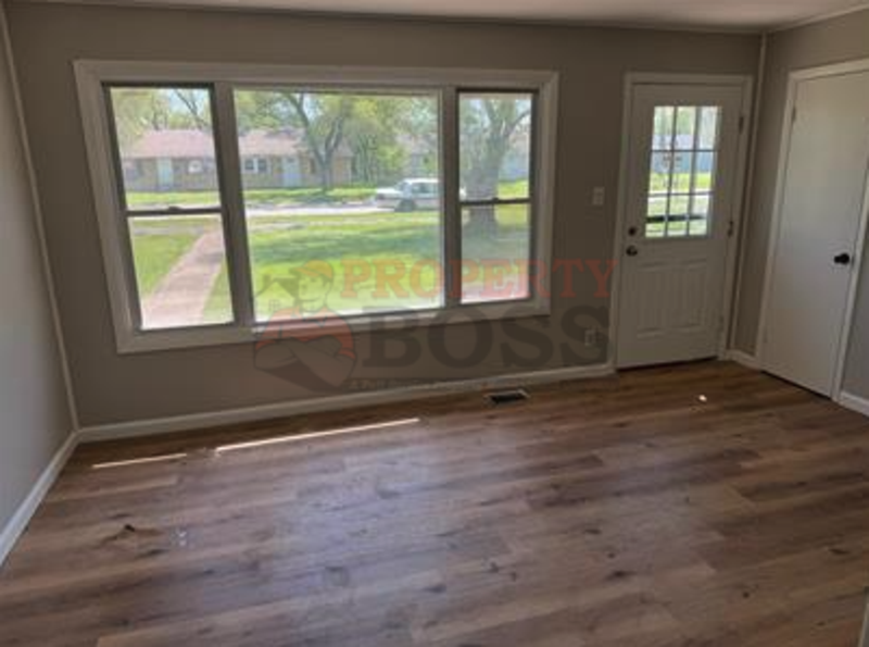 Gary House: 2010 Vermont Street - 1