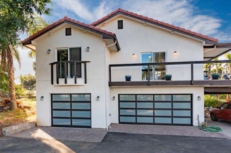 Oceanside House: 6088 De La Rosa Ln