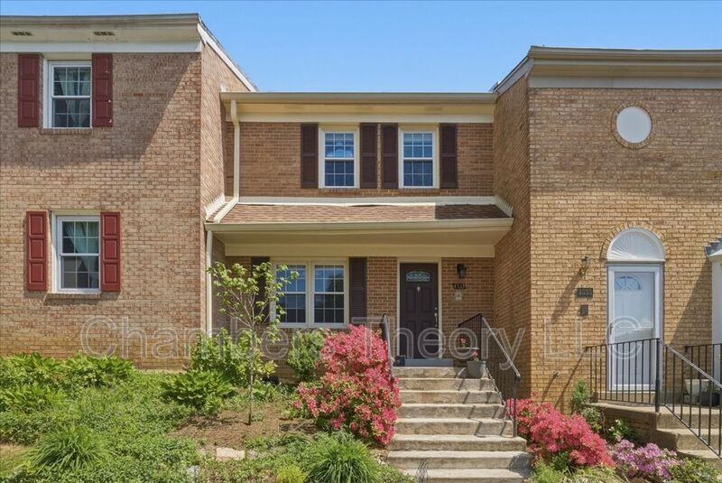 Annandale House: 4533 Pinecrest Heights Dr