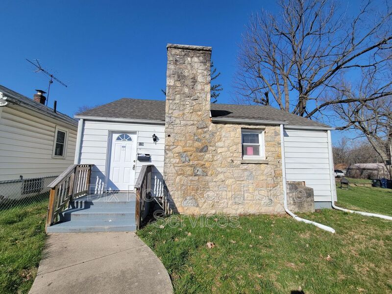 Dayton House: 109 N Decker Avenue