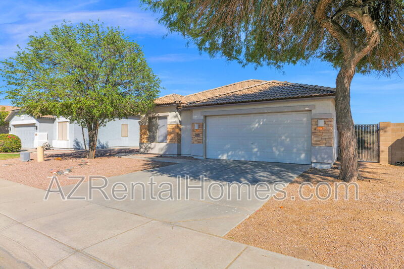 Avondale House: 701 S 122nd Ave