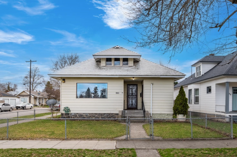 Spokane House: 2301 West Sharp Avenue