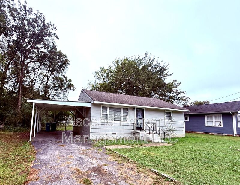 Chattanooga House: 5514 Rosemont Dr