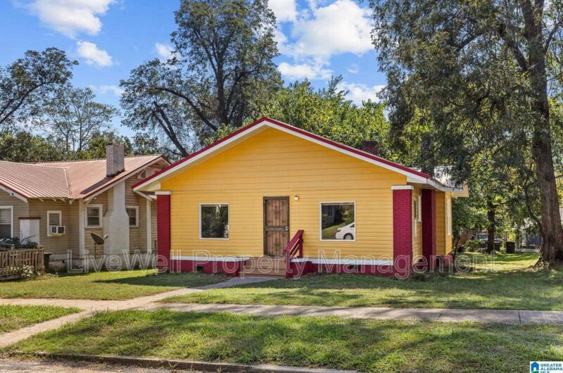 Birmingham House: 1621 2nd Ct W