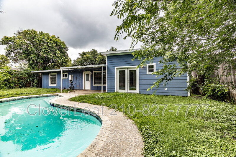 San Antonio House: 319 Bryn Mawr Dr