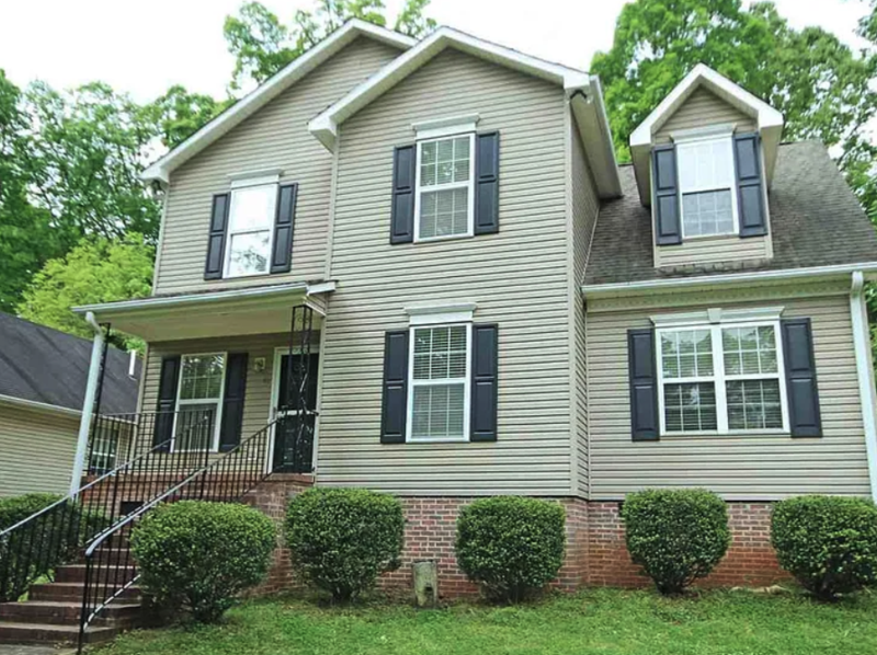 Greenville House: 41 East Castle Drive