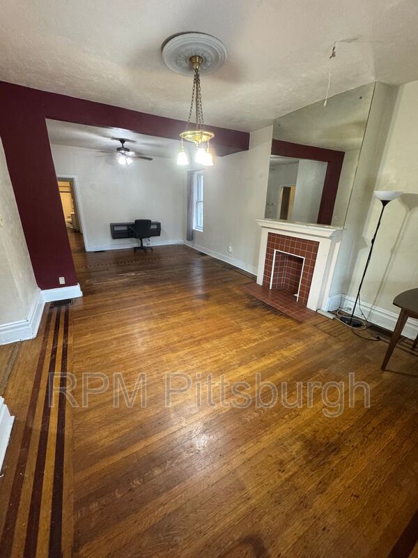 Pittsburgh House: 5434 Baywood St