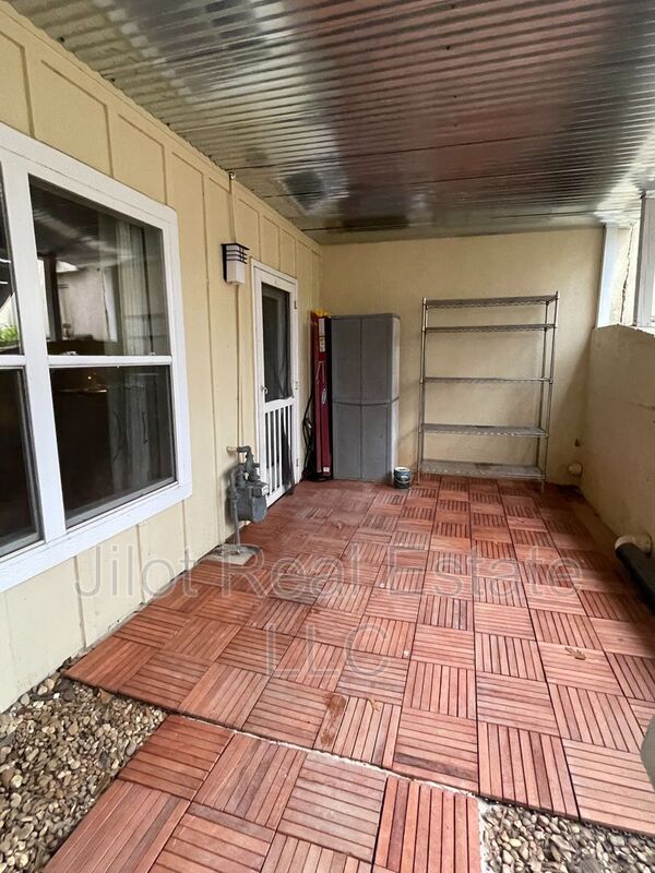Decatur House: 105 B Dancing Fox Rd