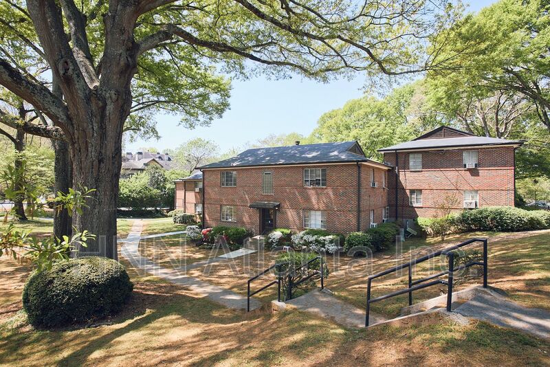 Atlanta Condo: 1347 Briarwood Dr, NE