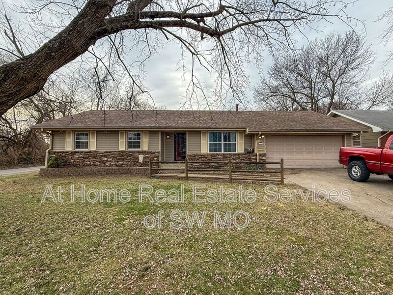 Springfield House: 2373 S Florence Ave