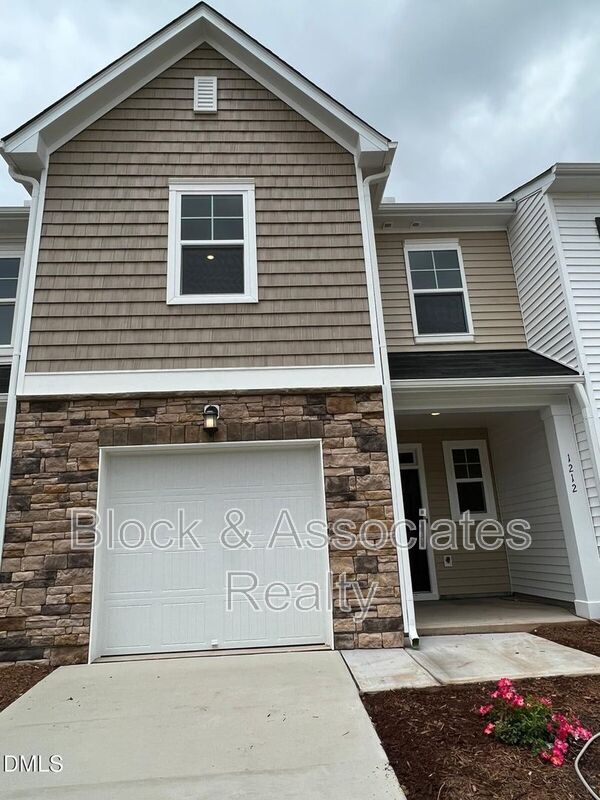 Durham House: 1212 Pate Farm Ln.