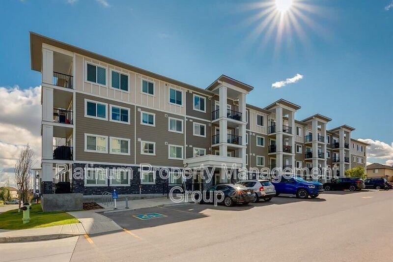 Calgary House: 2405