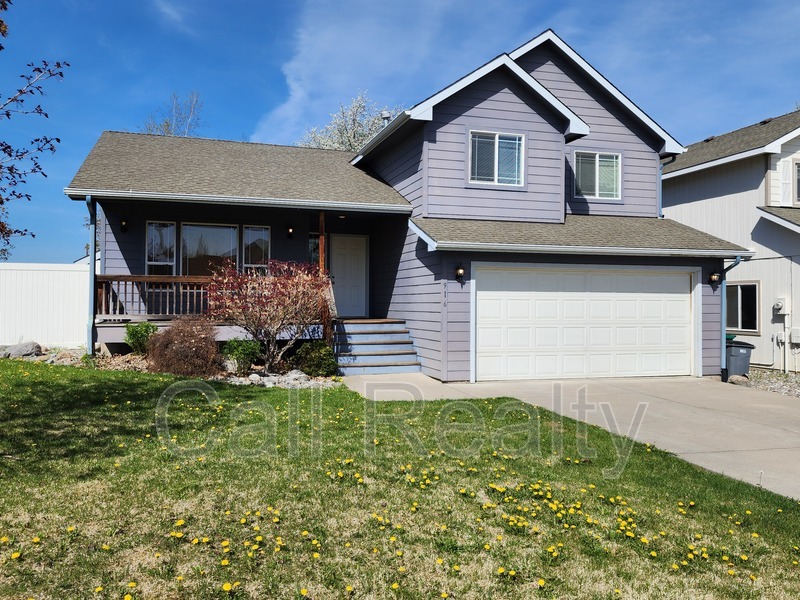 Spokane Valley House: 916 Rees Ln