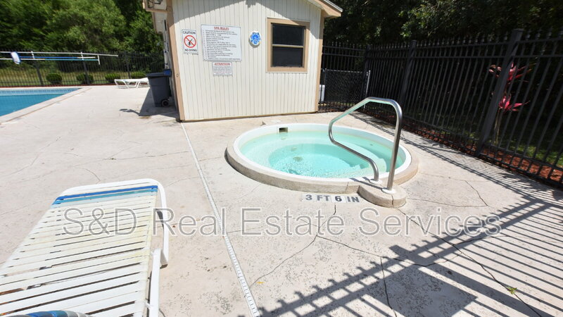 Mulberry House: 6079 Topher Trail