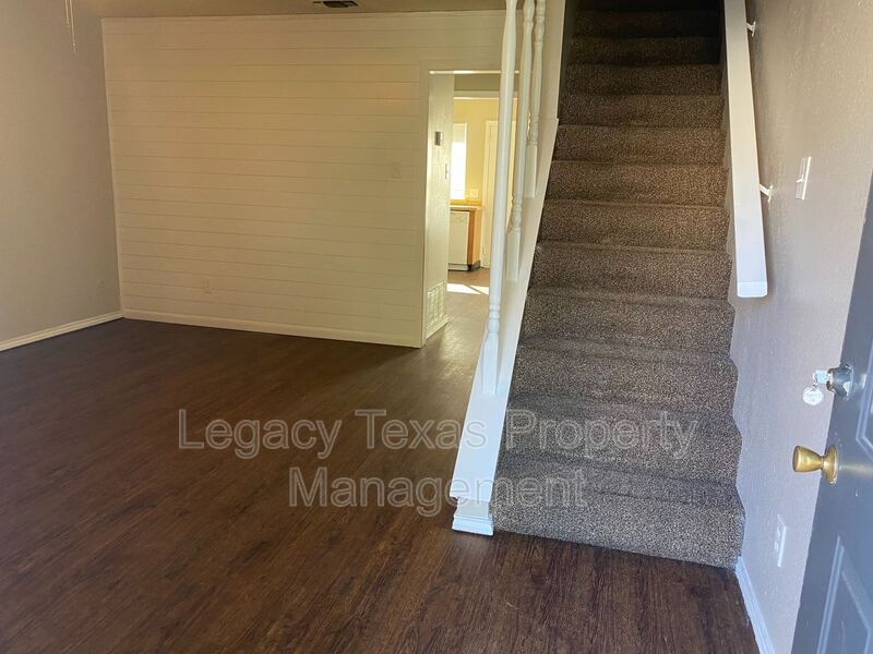 CLEBURNE House: 1607 D SUN VALLEY DR