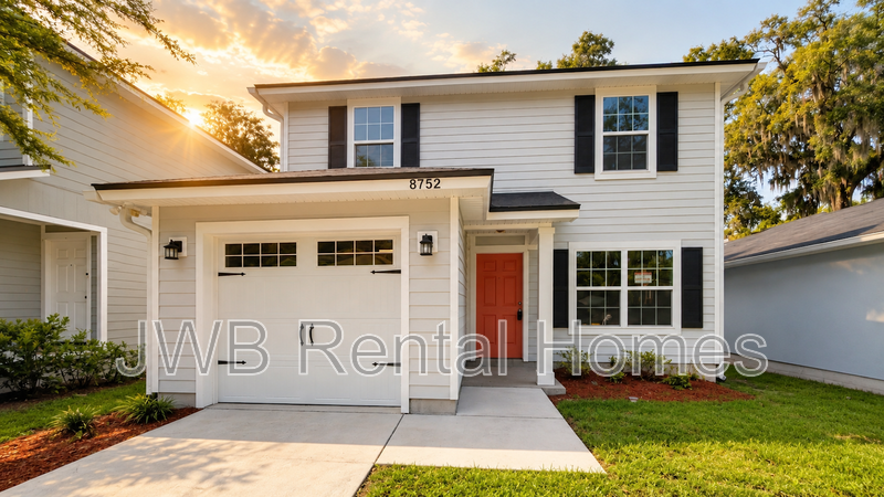 Jacksonville House: 8752 India Ave