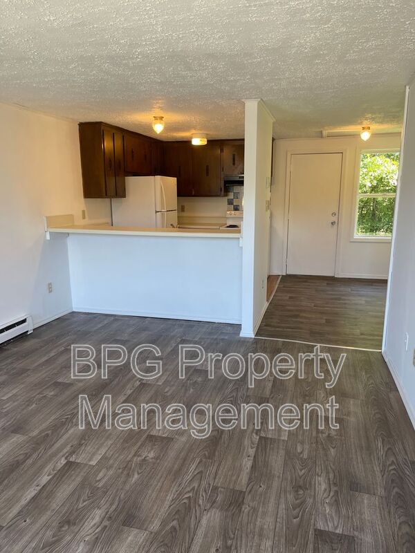 White Sulphur Springs Condo: 123 Circle Drive