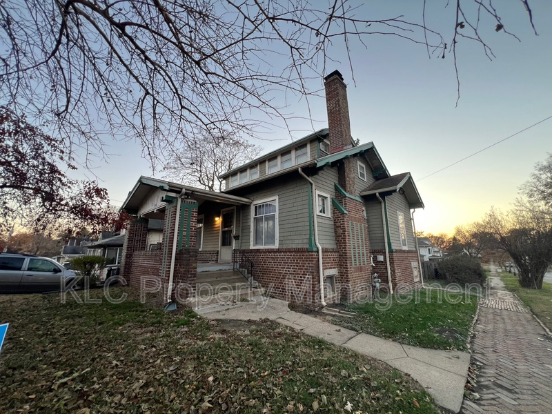 Des Moines House: 2222 E 12th Street