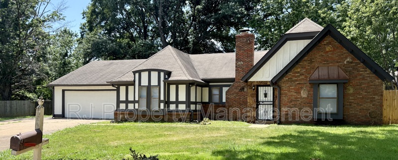 Memphis House: 4521 Stony Point Dr