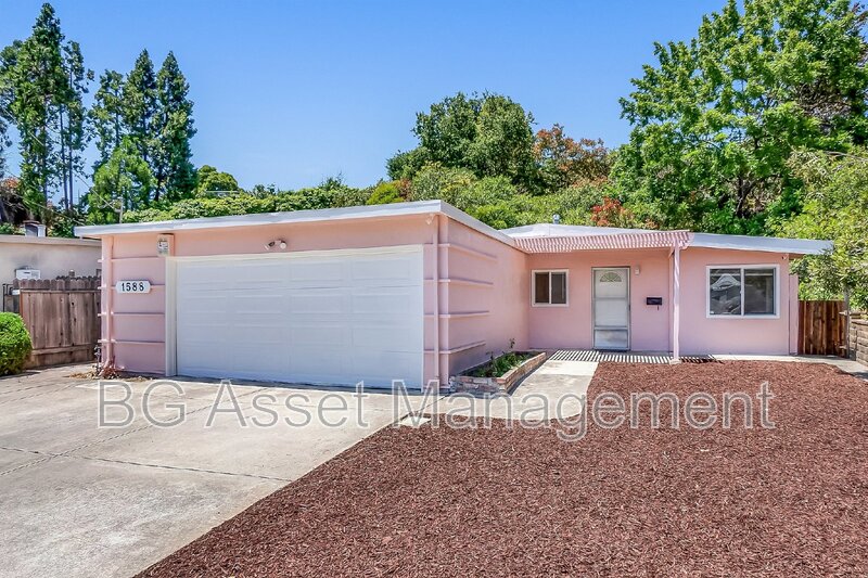 Pinole House: 1588 Ridgecrest Road