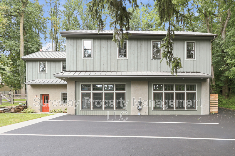 Media Condo: 5565 Pennell Road