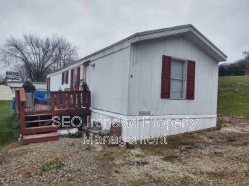 Cambridge House: 62846 Byesville Rd