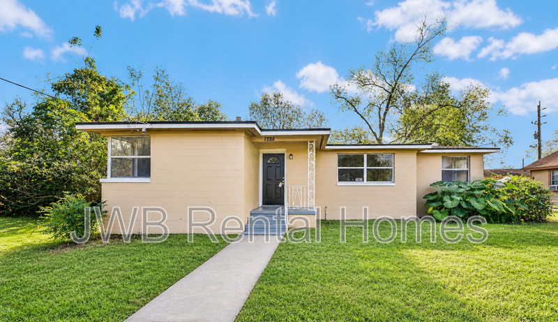 Jacksonville House: 1288 28th St W