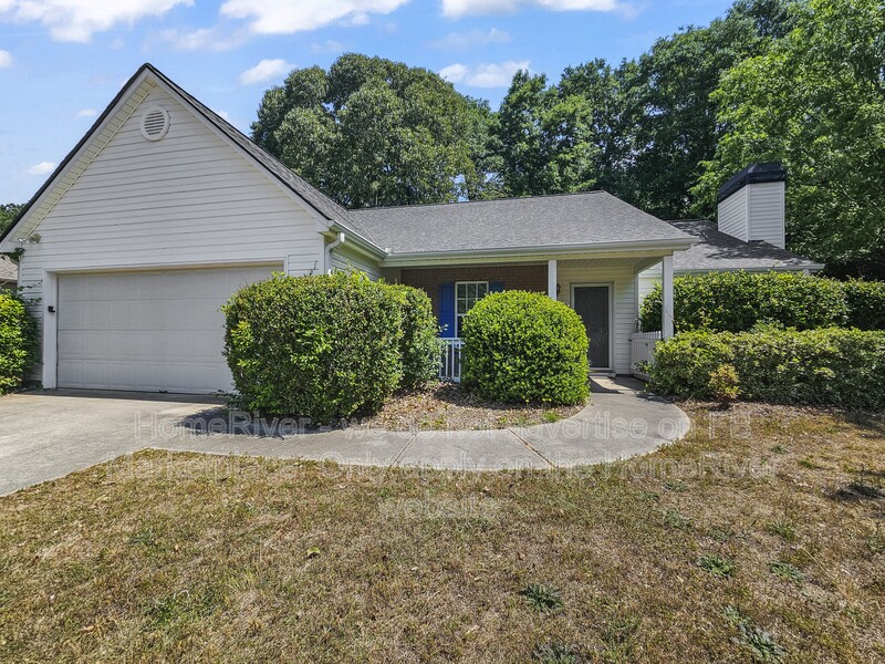 Loganville House: 665 Stonecrest Dr
