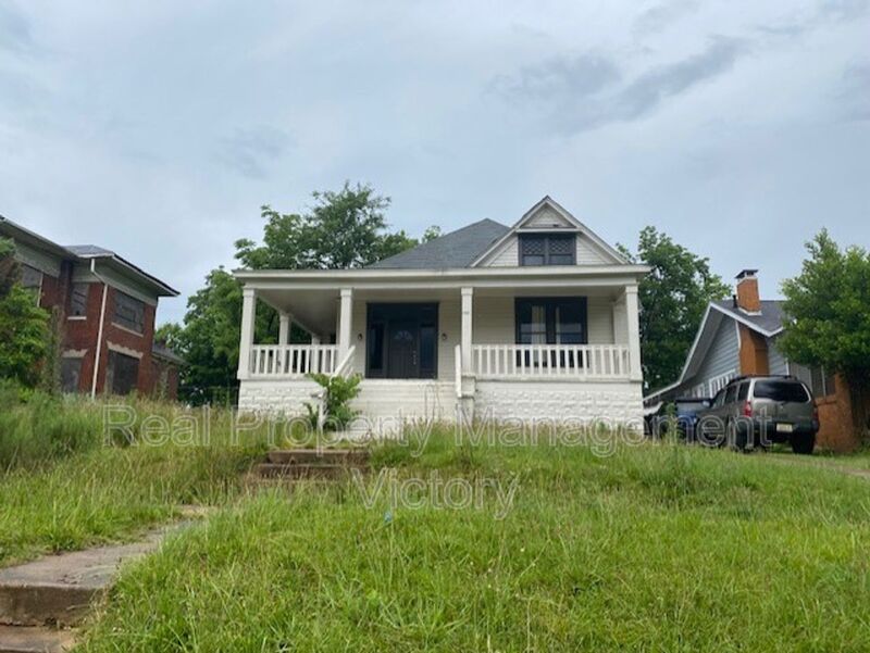 Bessemer House: 1626 Berkley Avenue