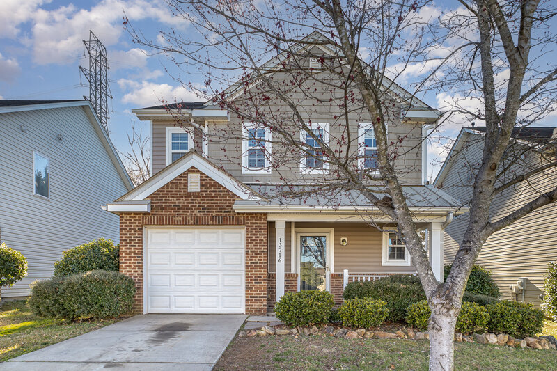 Charlotte House: 13716 Riding Hill Avenue