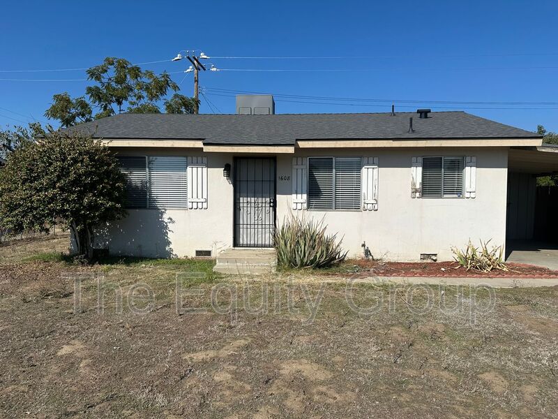Visalia House: 1608 West Sunnyview