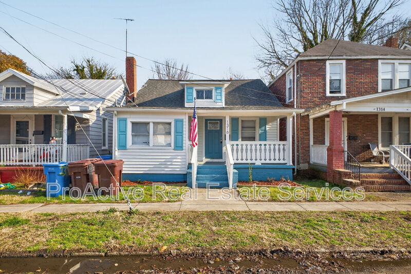 Chesapeake House: 1316 22nd street