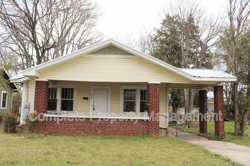 Birmingham House: 117 67th Place North