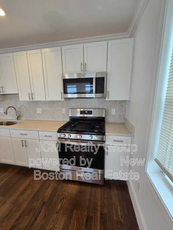 Chelsea Condo: 375 Crescent Avenue