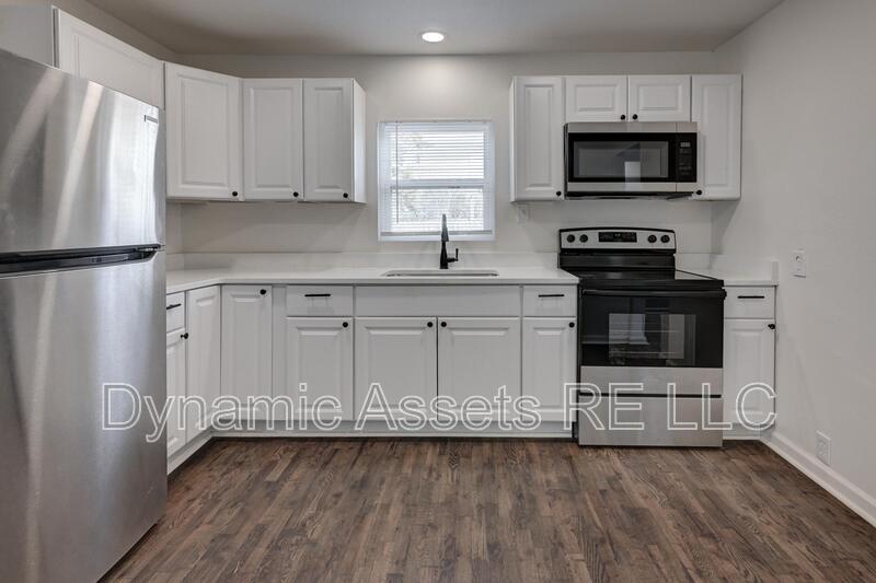 Pittsburg House: 1101 N Taylor St