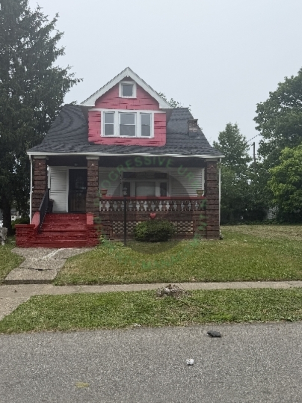 Cleveland Condo: 11201 Revere Avenue - Upstairs