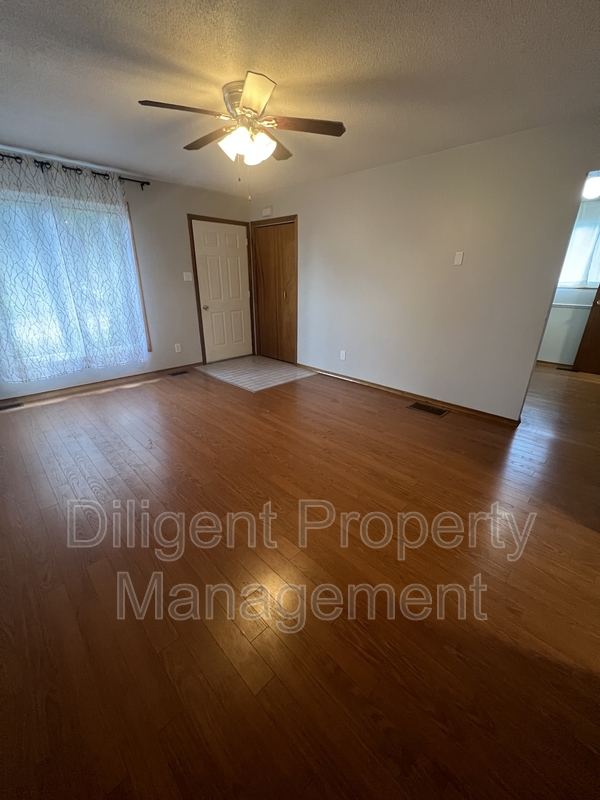 Peterborough House: 926 Dainard Drive