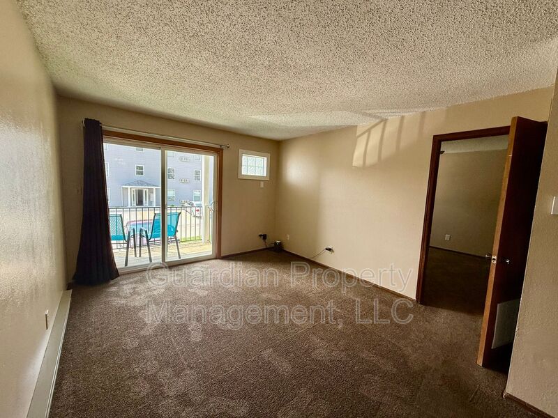 Maryville House: 1010 N WALNUT