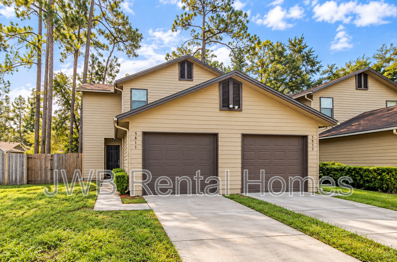 Jacksonville Townhome: 5811 Liska Dr