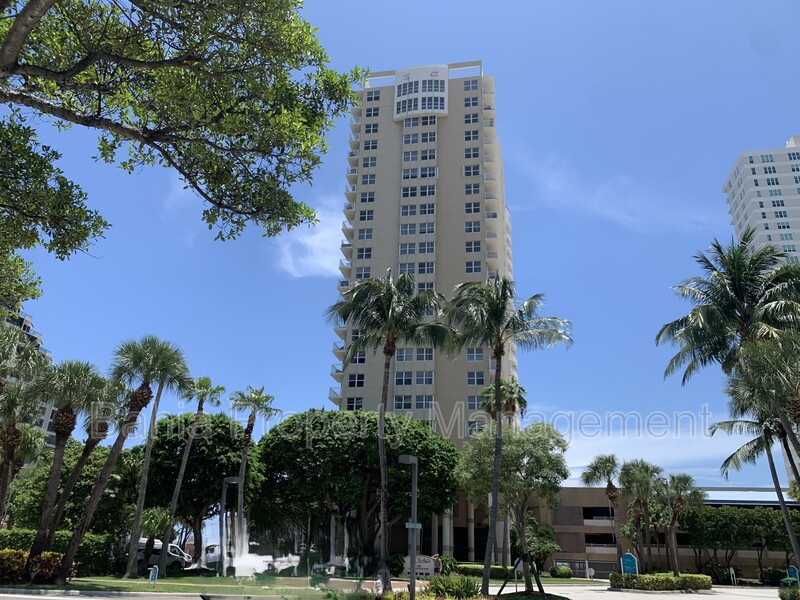 Miami Condo: 770 Claughton Island Dr