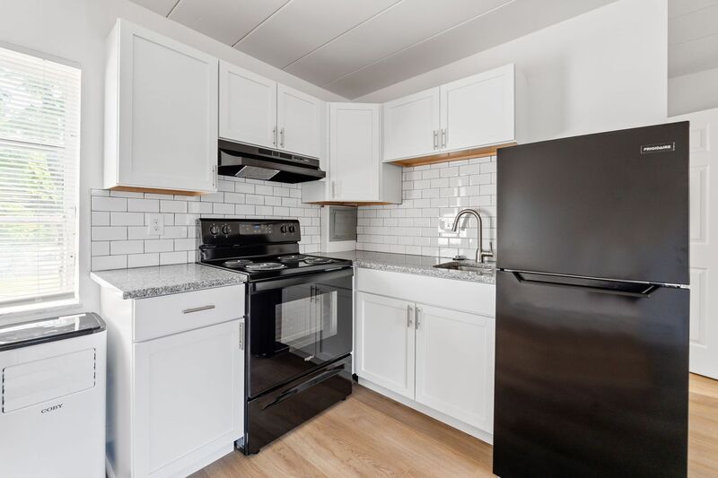 Reynoldsburg House: 7382 East Main Street