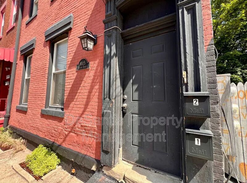 Pittsburgh Condo: 1815 Locust Street