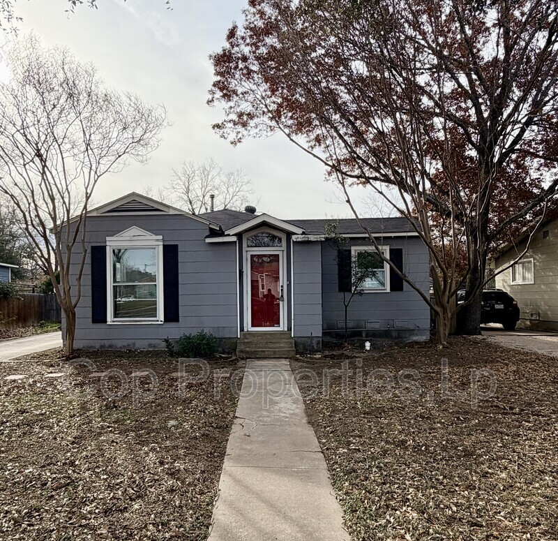 San Antonio House: 118 Field Crest Dr