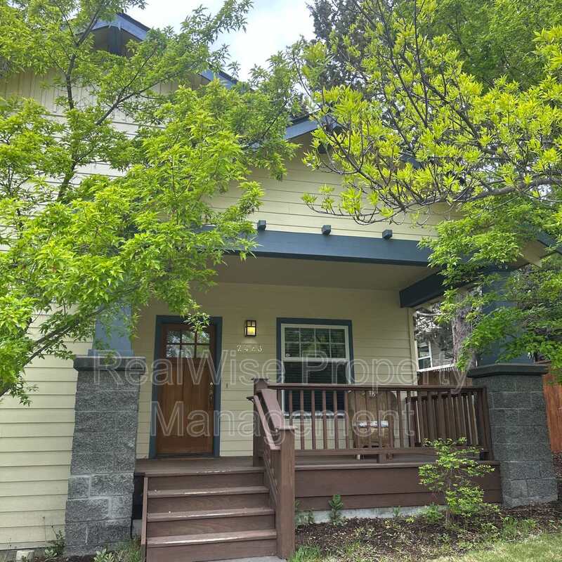 Bend House: 2423 NW Awbrey Rd