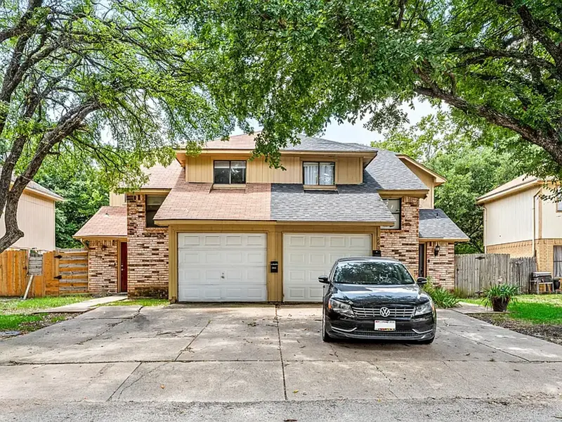 Grand Prairie House: 2641 Santa Barbara Dr