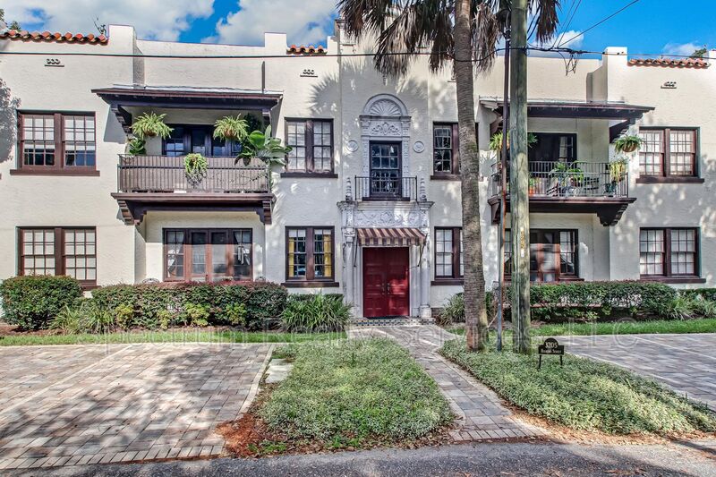 Request a Viewing for 3205 Herschel Street, Unit 6 Tenant Turner