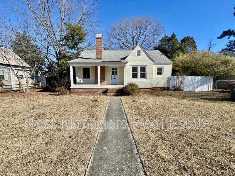 Fayetteville House: 2532 McNeill Cir