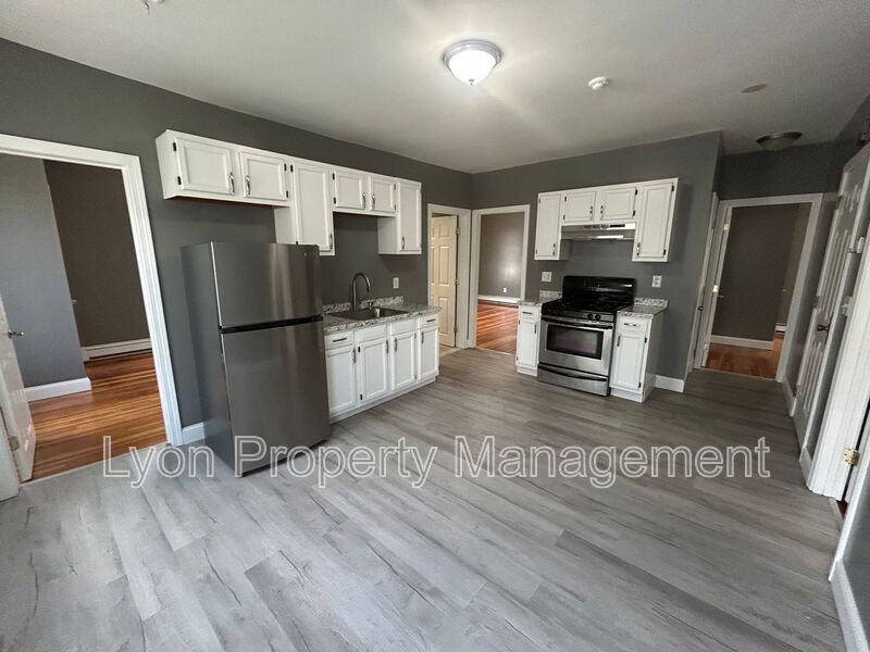 Woonsocket Condo: 156 Pleasant St